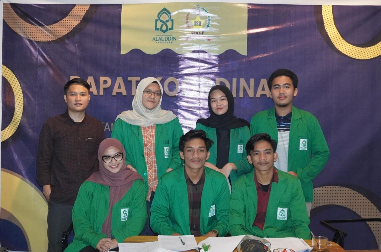 Foto Bersama Pengurus Senat Mahasiswa Fakultas Syariah dan Hukum UIN Alauddin Makassar (SEMA FSH UINAM)