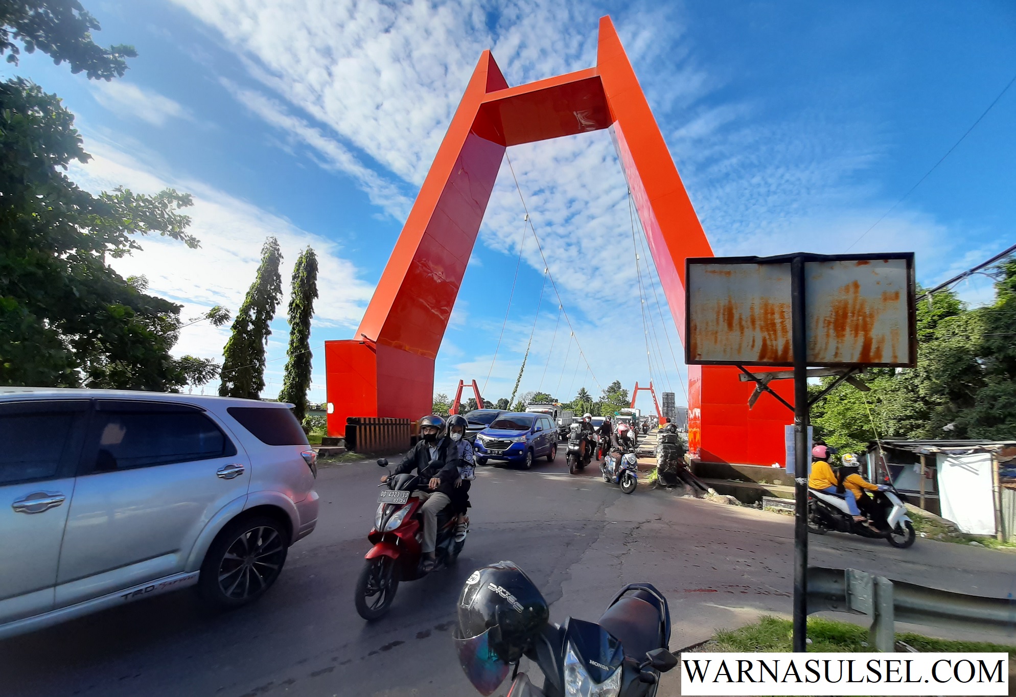 macetnya di jembatan kembar - warnasulsel