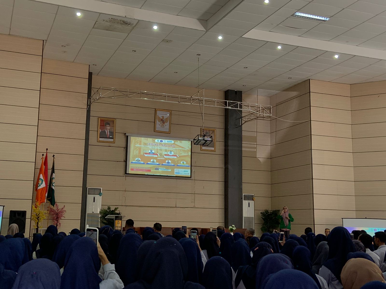 FEBI UINAM Menggelar Seminar Menjadi Masterplan Industri halal Indonesia