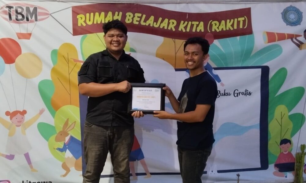 RAKIT Gowa Terima Penghargaan dari Naldhy Store