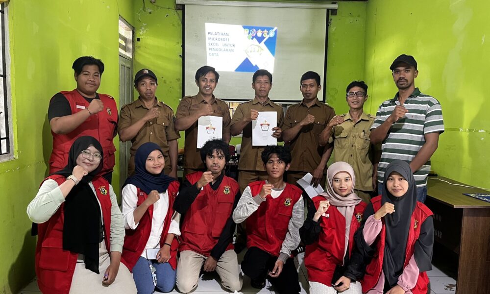 Mahasiswa KKN Tematik Unhas Gelombang 113 Gelar Pelatihan Microsoft Excel untuk Pengolahan Data kepada Staf Desa Mamampang